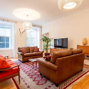 Joivy Spacious Flat With Garden In City Centre Apartment